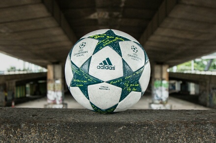 Adidas predstavio zvaničnu loptu grupne faze UEFA Lige Šampiona 2016/17